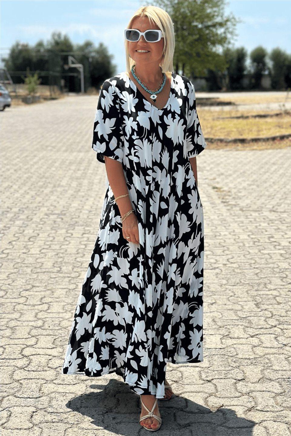 Casual Floral Maxi Dress with V-Neck