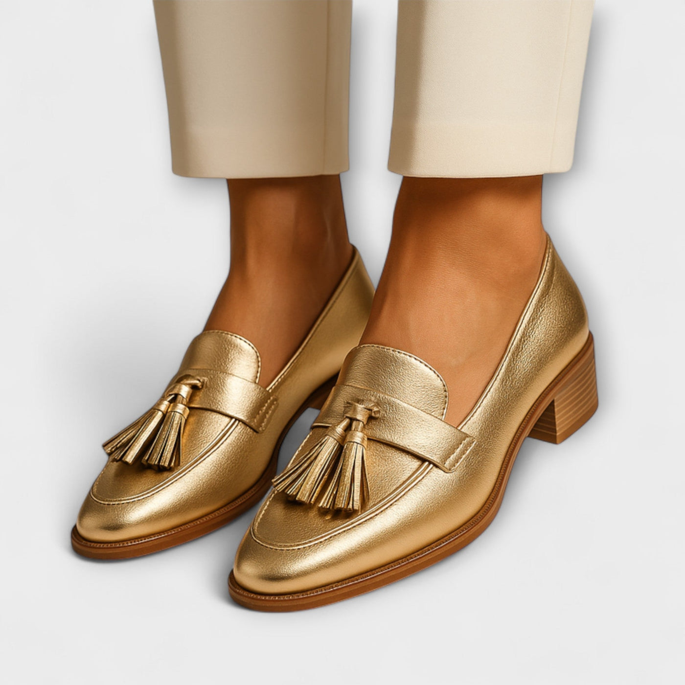 Amelie™ Golden Slipper